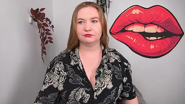 Snapshot of LaraDream chatting on 05-17-26, 03:23 LaraDream online show from 05-17-26, 03:23