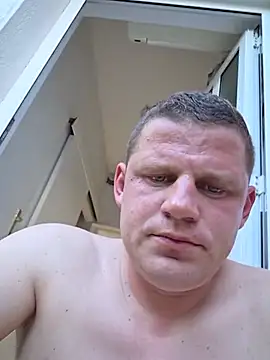 Snapshot of zagi3m23 chatting on 06-19-26, 04:35 zagi3m23 online show from 06-19-26, 04:35