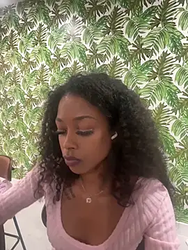 Snapshot of mismialove chatting on 05-17-26, 02:11 mismialove online show from 05-17-26, 02:11