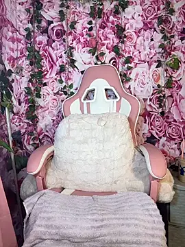 mismialove online show from 10-26-25, 05:30