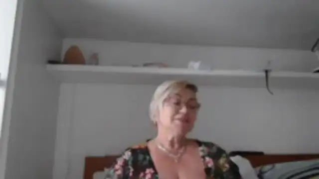 LindaL online show from 11-05-25, 12:19