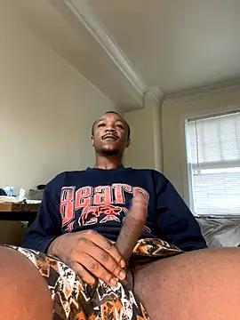 Snapshot of Letgeti chatting on 10-16-25, 10:07 Letgeti online show from 10-16-25, 10:07