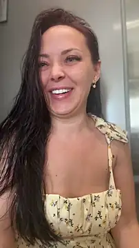 Snapshot of Kate_Joy chatting on 06-02-26, 01:00 Kate Joy online show from 06-02-26, 01:00