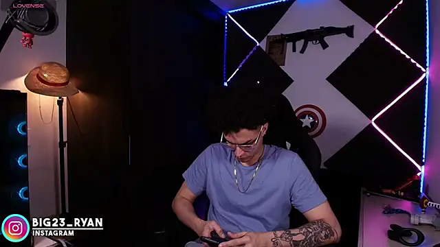 bigryann23 online show from 07-10-26, 03:17