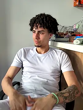 bigryann23 online show from 11-02-25, 09:20